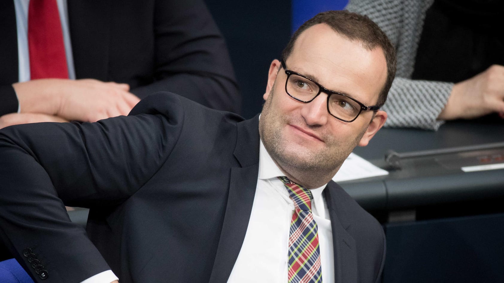 Predigten auf Deutsch könnten Vorurteile abbauen, hofft Spahn.