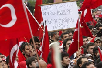 Pro-Erdogan-Anhänger demonstrieren in Brüssel
