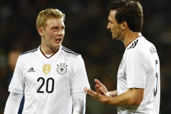 Bald Teamkollegen? Nationalspieler Julian Brandt beim 1:0-Testspiel-Sieg gegen England mit Bayerns Mats Hummels