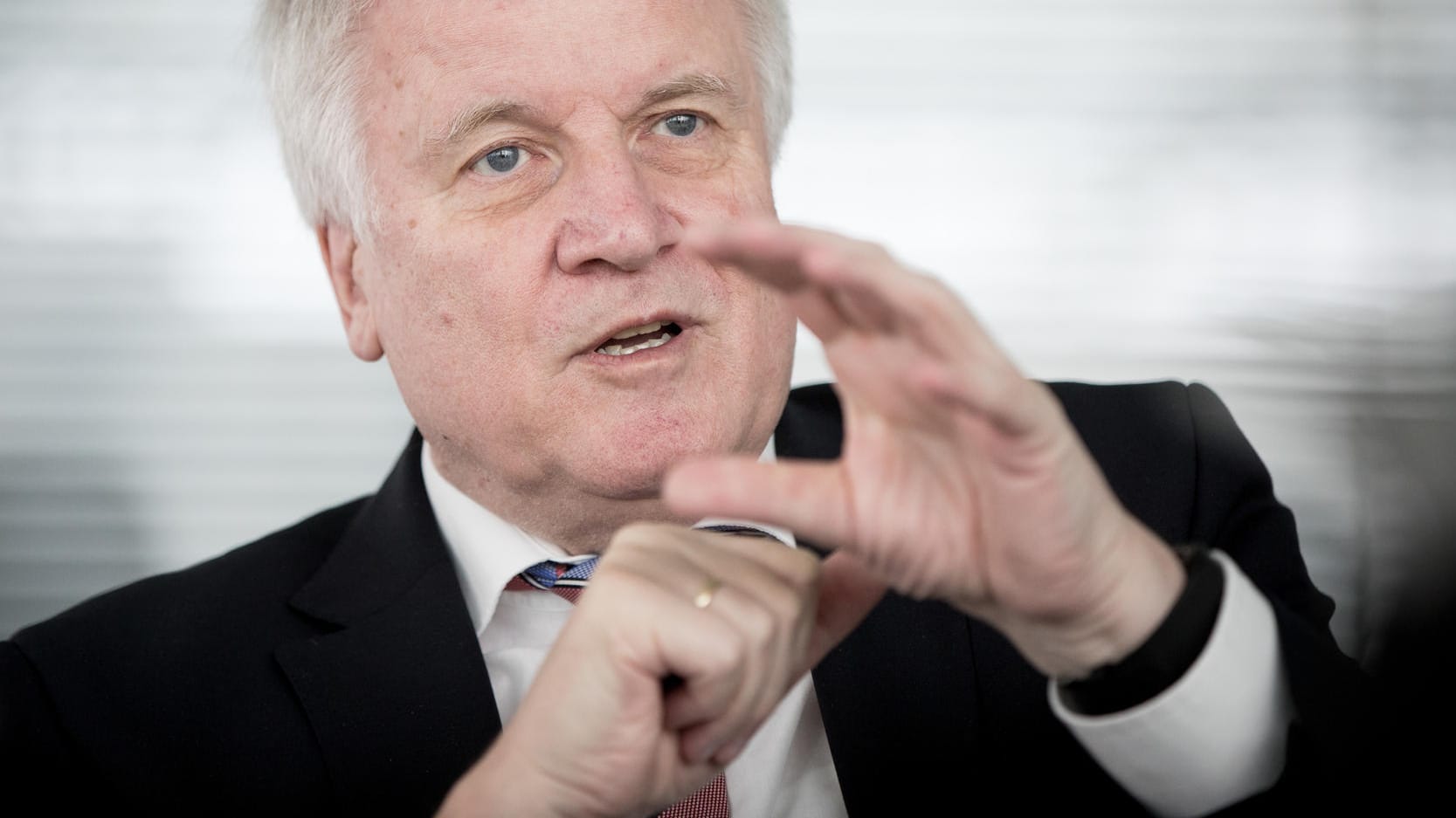 CSU-Chef Horst Seehofer hält Angela Merkel als Kanzlerin für alternativlos.