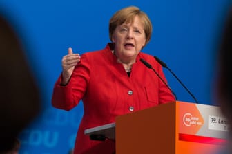 Angela Merkel bei ihrer Rede in der in der Münsterland-Halle.