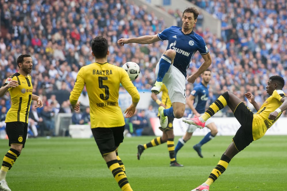 Benjamin Stambouli und Schalke 04 lieferten den Gästen aus Dortmund einen harten Kampf.