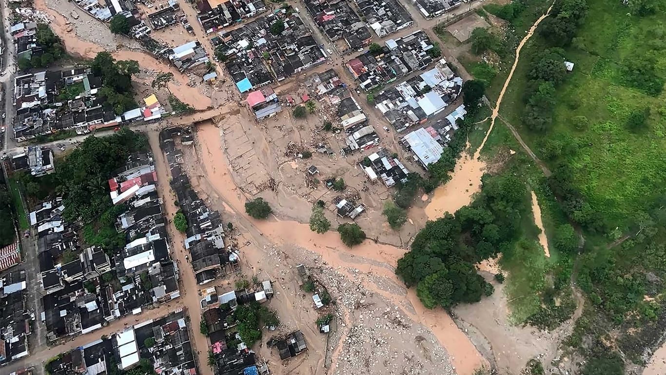 Blick auf die Stadt Mocoa. Eine Schlammlawine hat hier viele Menschenleben gefordert.