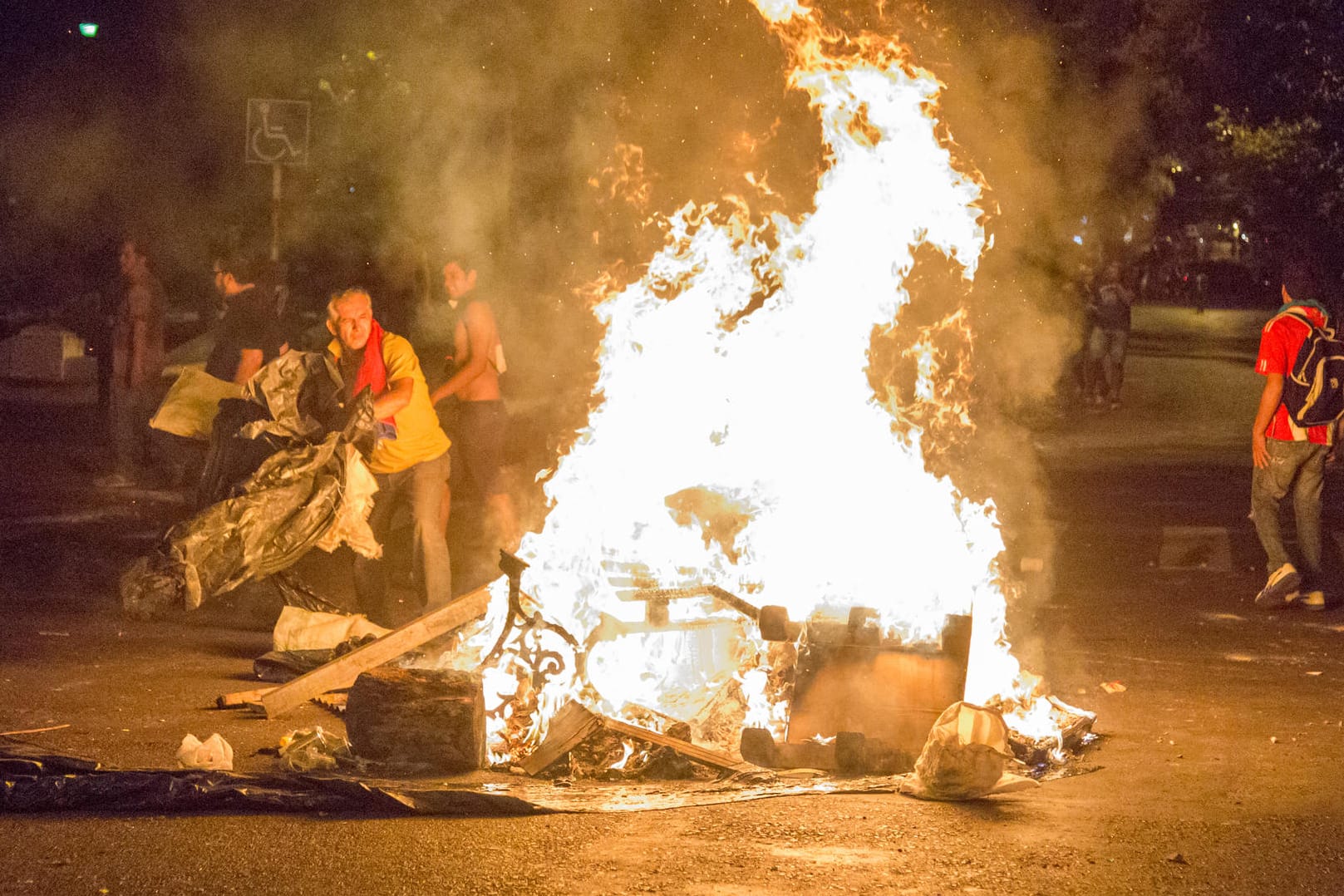 Bei den Protesten in der Hauptstadt Asunción war in der Nacht zu Samstag ein Oppositionsaktivist getötet worden.