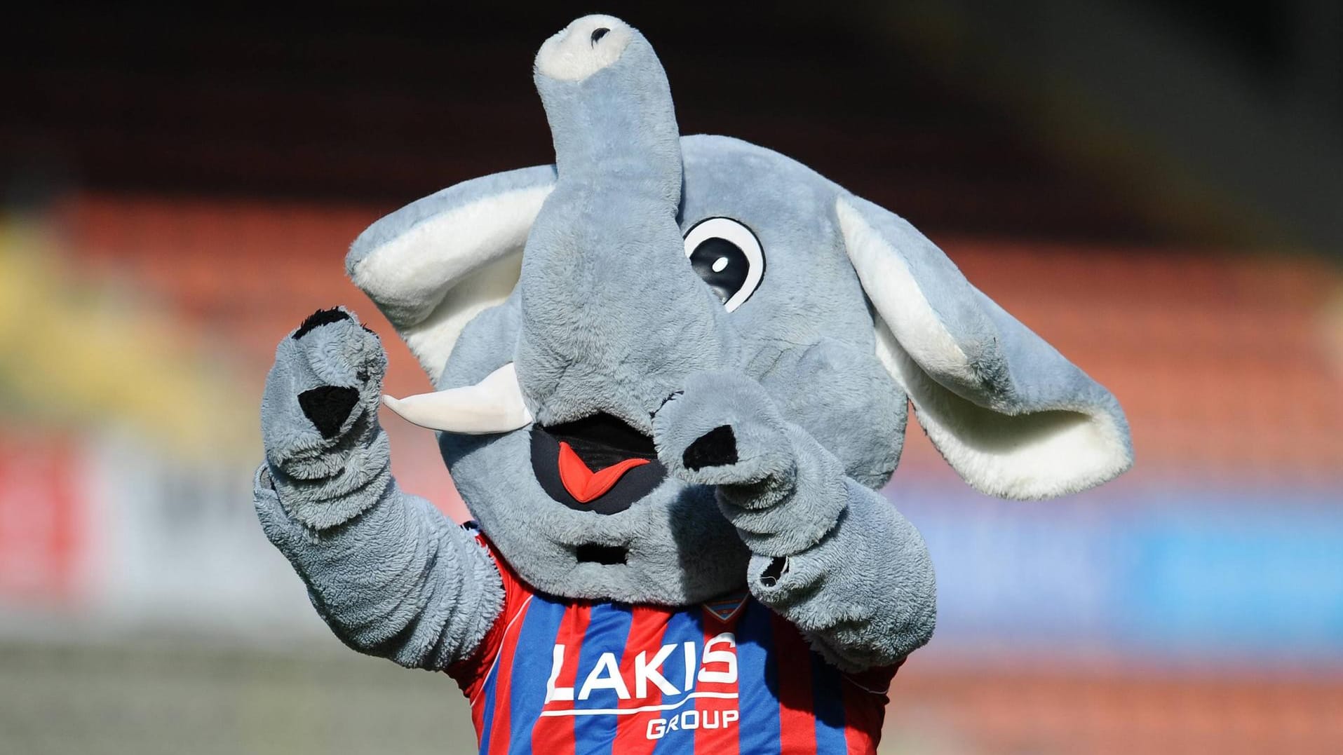 Der "Grotifant" ist Wiederholungstäter unter den wildgewordenen Maskottchen.
