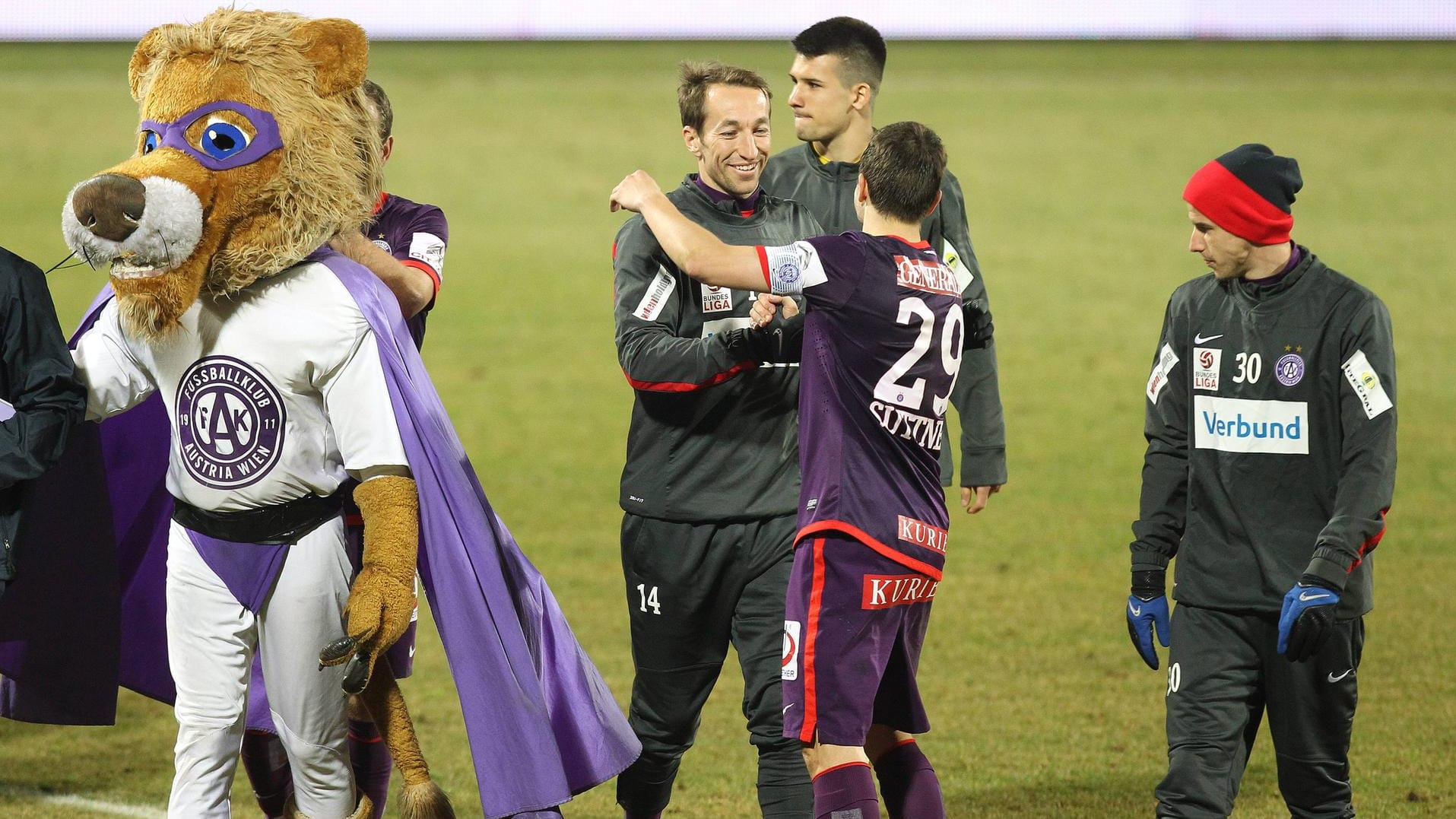 Auch "Super Leo" (l.) hat mal "Kreislaufprobleme".