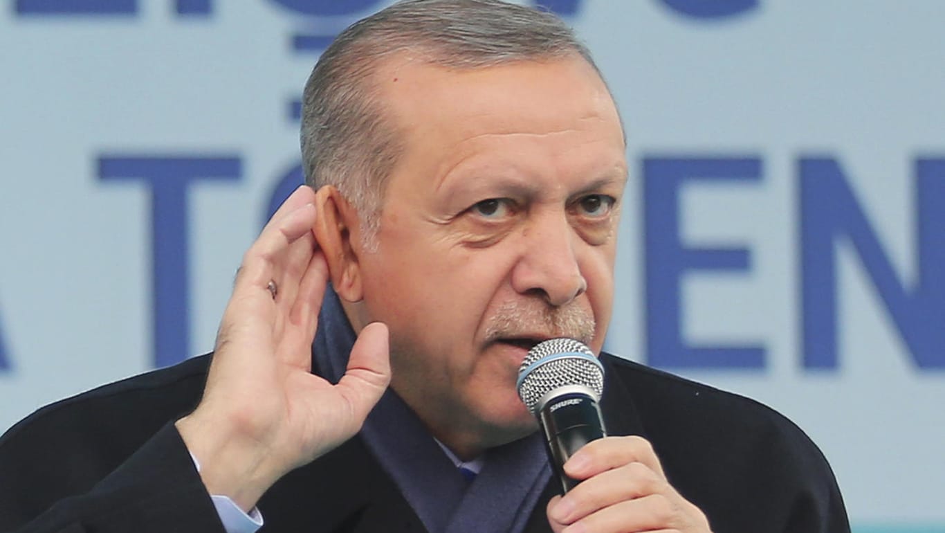 Bekommt er noch mehr Macht? Der türkische Staatspräsident Recep Tayyip Erdogan kämpft für ein Verfassungsreferendum in der Türkei.