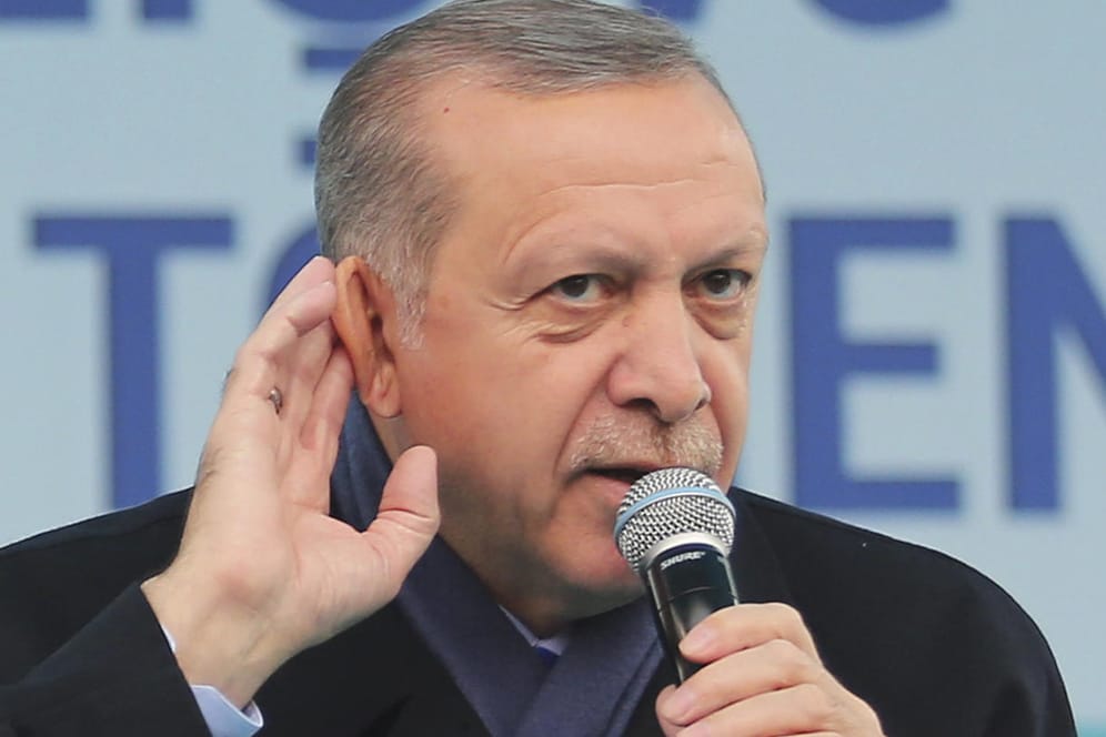 Bekommt er noch mehr Macht? Der türkische Staatspräsident Recep Tayyip Erdogan kämpft für ein Verfassungsreferendum in der Türkei.