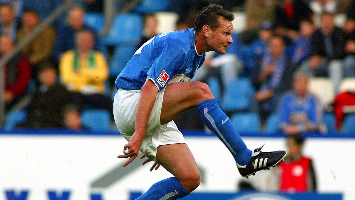 Mandreko spielte zwischen 1997 und 2003 für Hertha und Bochum in der 1. und 2. Bundesliga.