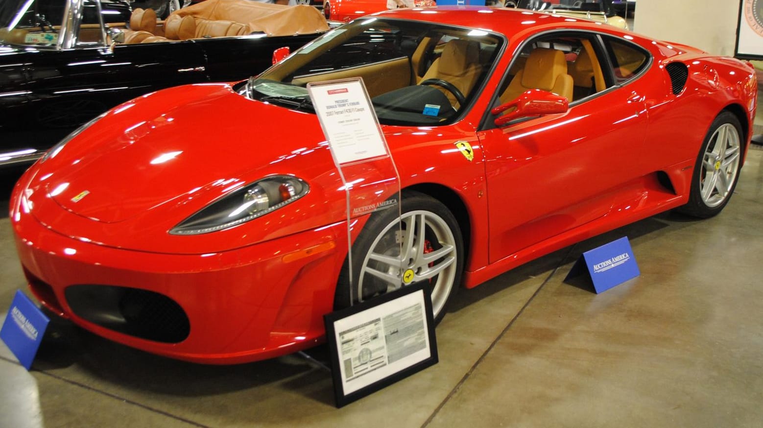 Ferrari F430, dessen Erstbesitzer Donald Trump war, für 270.000 Dollar versteigert. Ferrari F430, dessen Erstbesitzer Donald Trump war, für 270.000 Dollar versteigert.