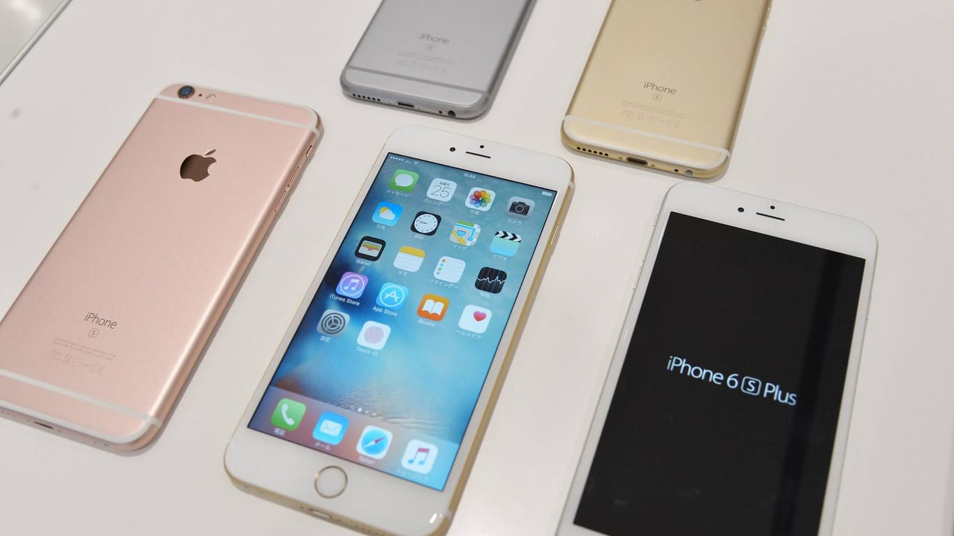 The new iPhone 6 Plus are displayed during launch day of new iPhone 6s and iPhone 6s Plus at the KDD