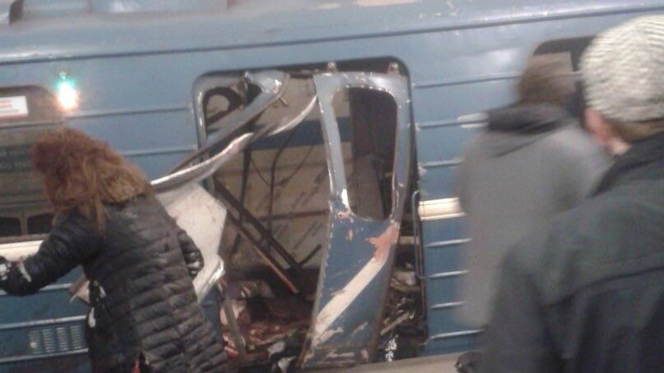 In diesem zerfetzten Metro-Wagen explodierte die Bombe.