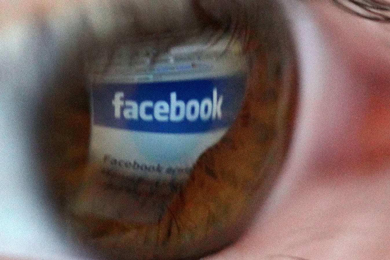 Dutzende sollen bei Facebook den Livestream verfolgt haben, ohne einzuschreiten.