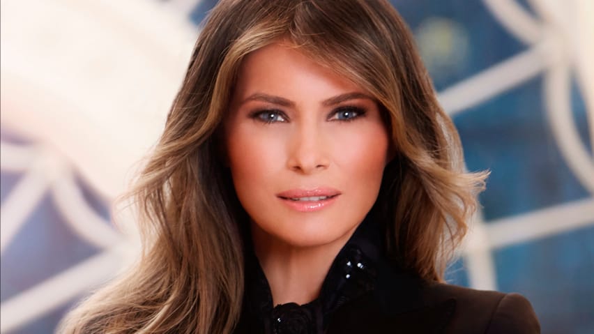 Melania Trump veröffentlichte ihr erstes offizielles Portrait als First Lady.