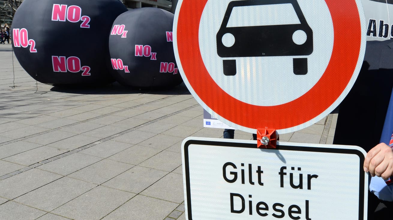 In Stuttgart soll ein Fahrverbot für Dieselfahrzeuge, die nicht die Euro 6 erfüllen, eingeführt werden.