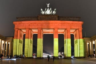 Nach Anschlag auf Weihnachtsmarkt: Brandenburger Tor leuchtet