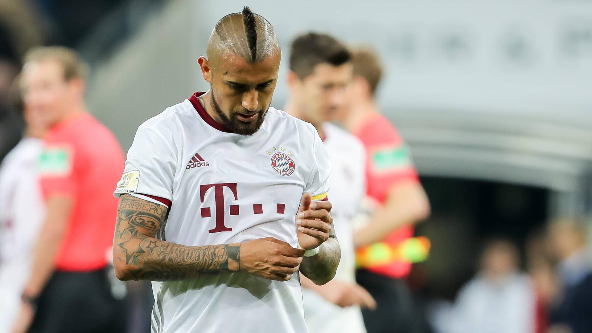 Bayerns Mittefeld-Star Arturo Vidal war am Ende bedient.