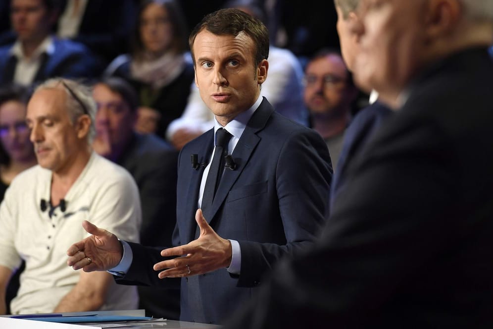 Präsidentschaftsbewerber Emmanuel Macron hat Marine Le Pen der Lüge bezichtigt.