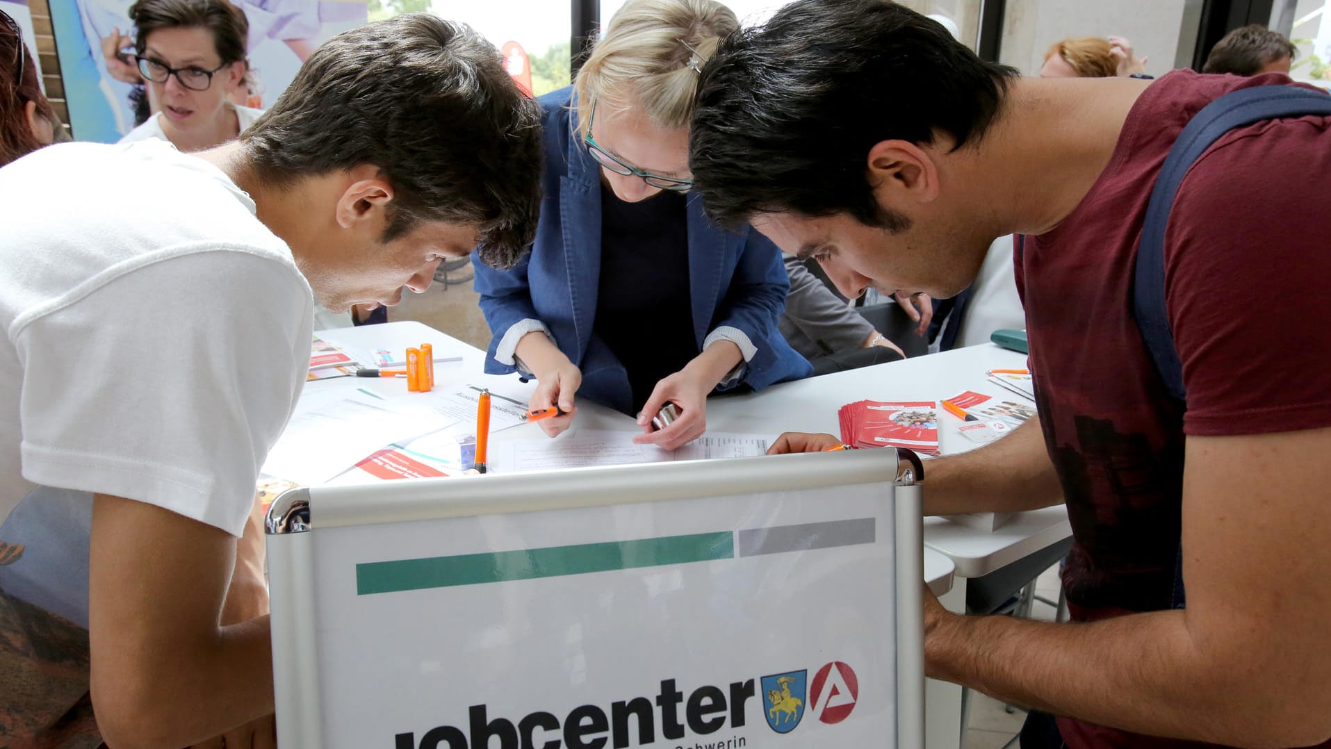 Nach Ansicht von Politik und Arbeitsmarktexperten braucht Deutschland die Zuwanderung qualifizierter Arbeitskräfte.