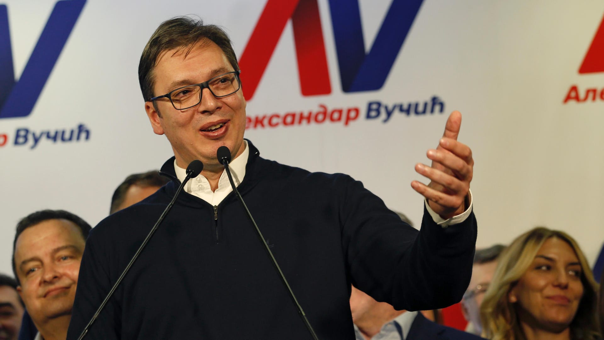 Zusätzlich zu den Protesten gegen Aleksandar Vucic kommt raus, dass zu viele Wähler in Serbien verzeichnet wurden Zusätzlich zu den Protesten gegen Aleksandar Vucic kommt raus, dass zu viele Wähler in Serbien verzeichnet wurden