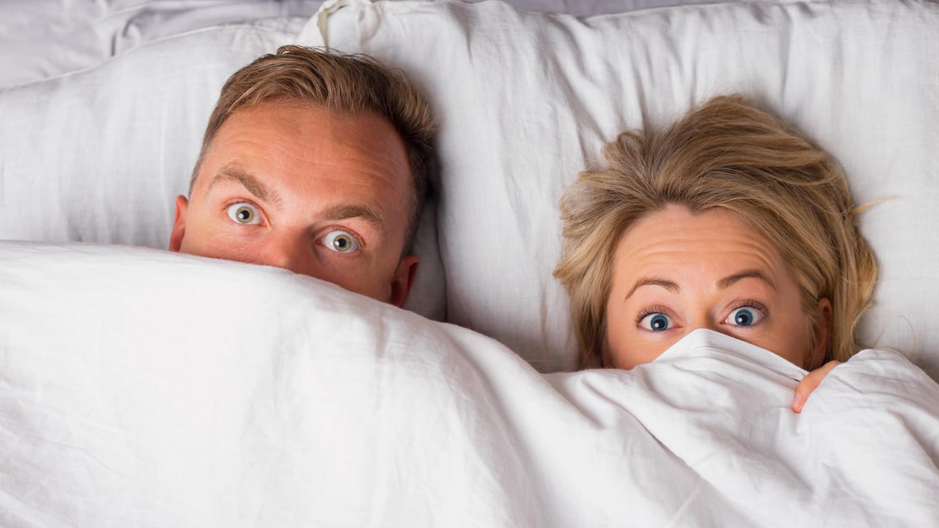 Männer oder Frauen: Wer braucht mehr Schlaf? Dazu befragten wir einen Experten.