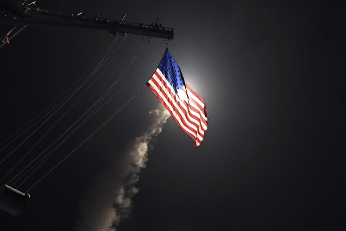 USA greifen syrischen Luftwaffenstützpunkt an
