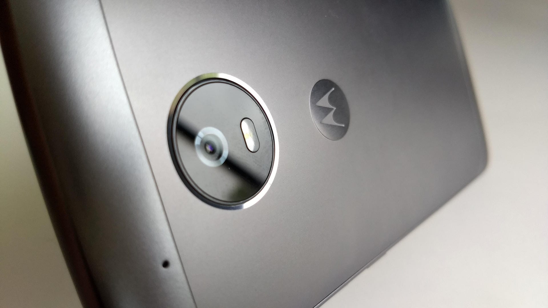 Lenovo Moto G5 Rückseite mit Kamera und Logo