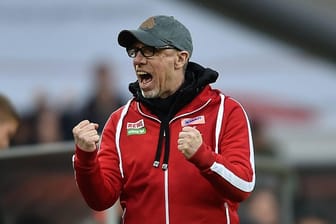 Köln-Trainer Peter Stöger will zum ersten Mal gegen Dieter Hecking gewinnen.