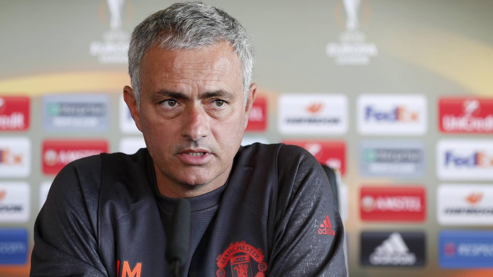 José Mourinho ist mit der Chancenverwertung seiner Mannschaft unzufrieden. José Mourinho ist mit der Chancenverwertung seiner Mannschaft unzufrieden.