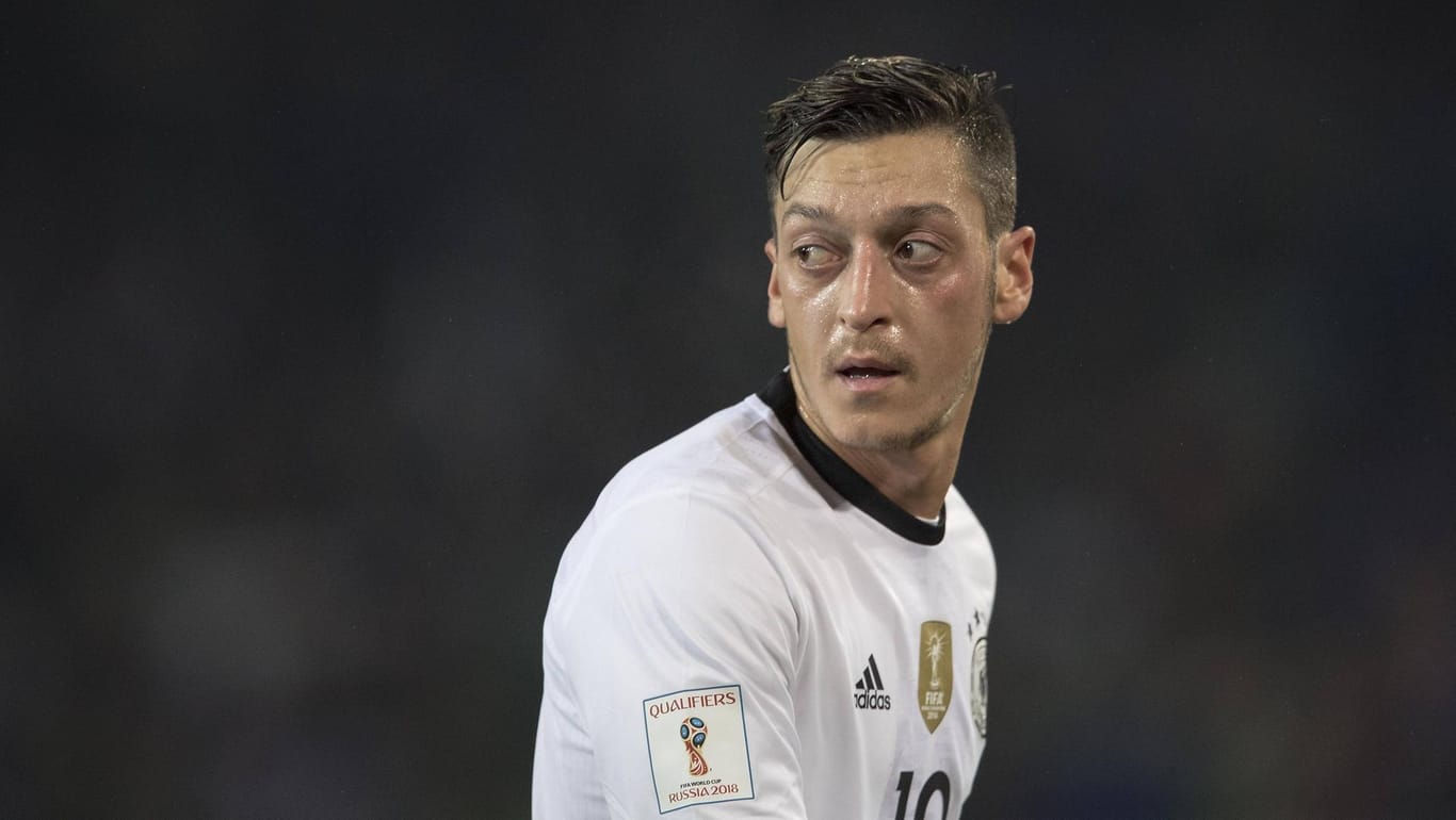 Mesut Özil hat für die deutsche Nationalmannschaft 84 Länderspiele bestritten und die WM 2014 in Brasilien gewonnen.