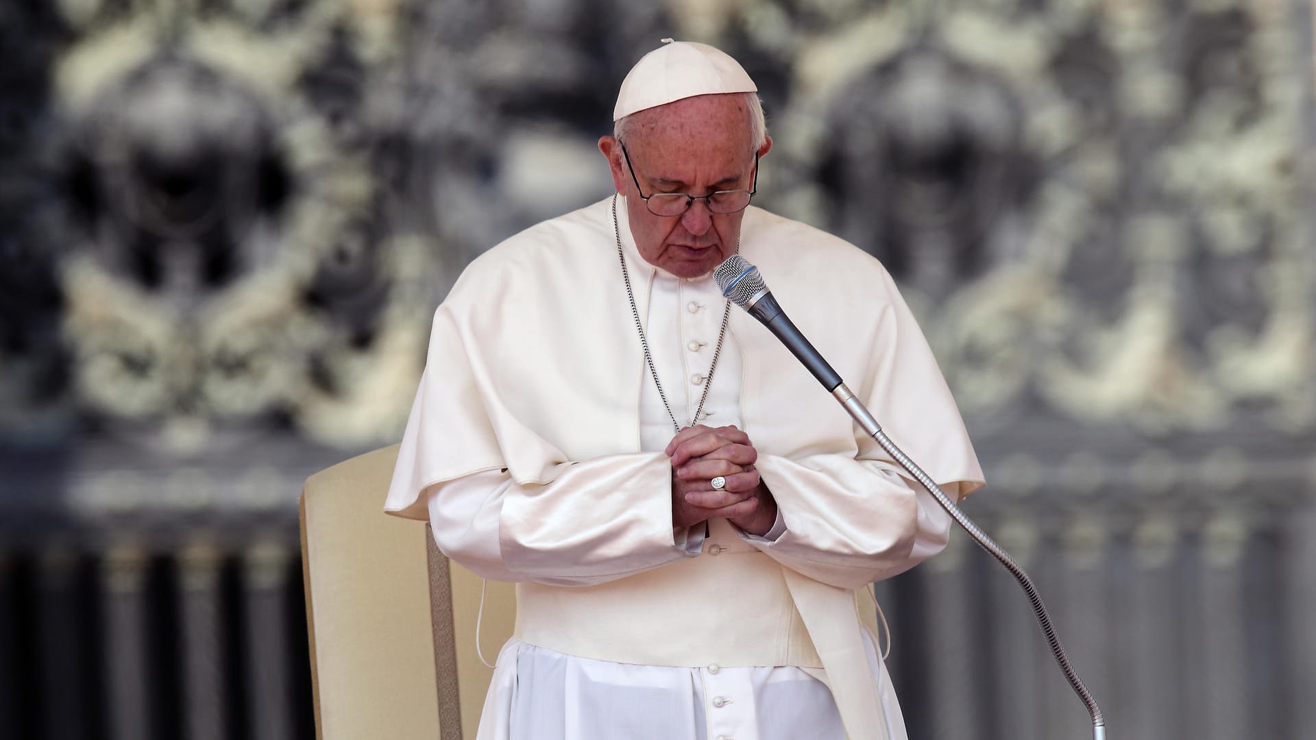 Papst Franziskus bei einer Audienz.
