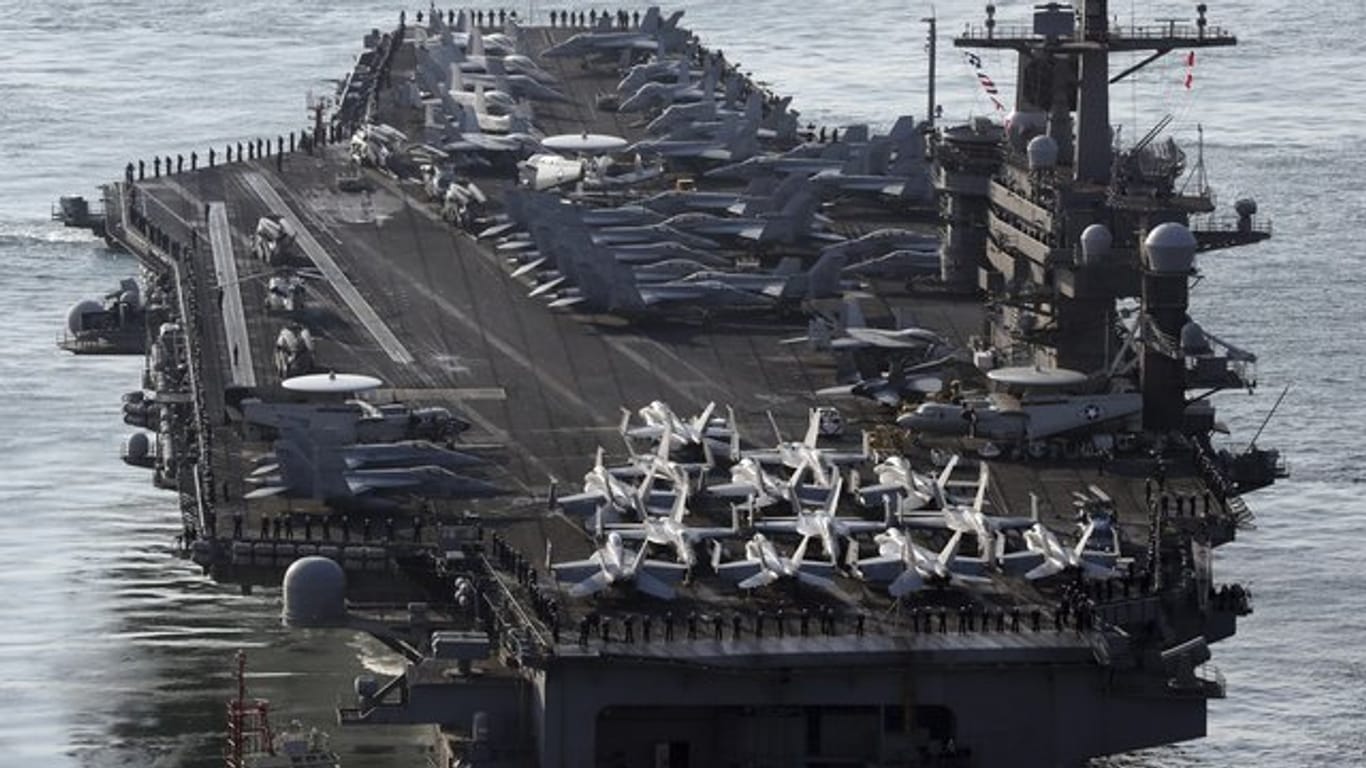 Entsendung von US-Kriegsschiffen in Richtung der koreanischen Halbinsel.