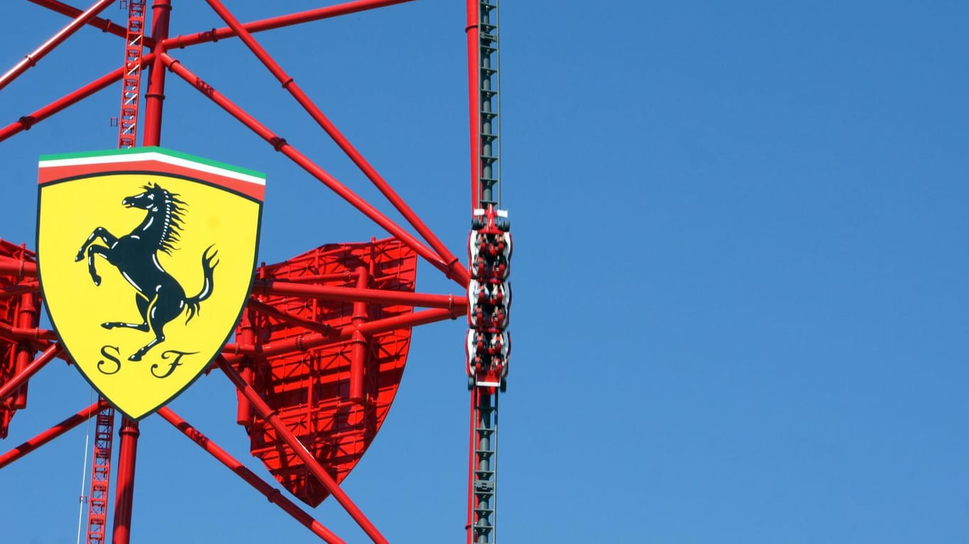 «Red Force», der höchste und schnellste Vertikalbeschleuniger Europas im neuen Freizeitpark Ferrari Land