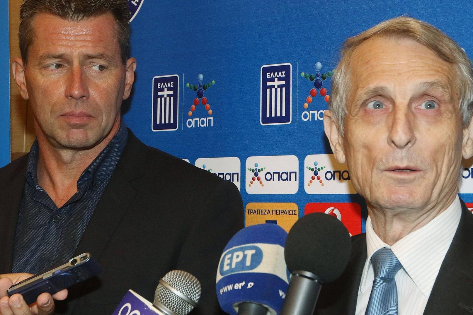 Griechenlands Nationaltrainer Michael Skibbe und der mittlerweile zurückgetretene Verbandspräsident Giorgios Girtzikis.