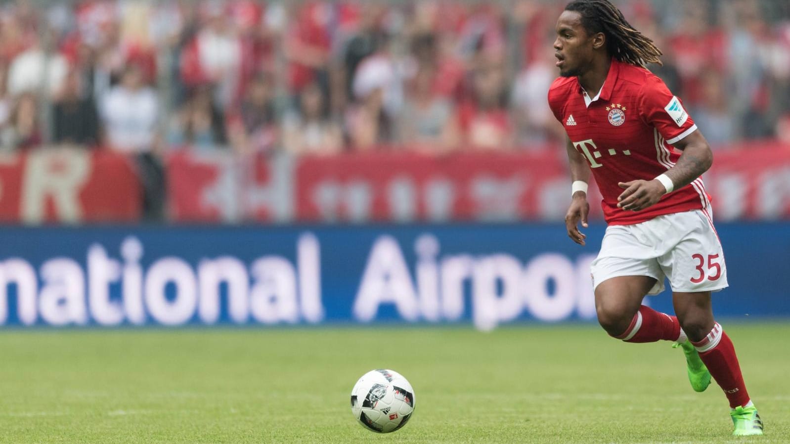 Teurer Youngster: Renato Sanches kam im Sommer für 35 Millionen Euro zum FC Bayern. Teurer Youngster: Renato Sanches kam im Sommer für 35 Millionen Euro zum FC Bayern.