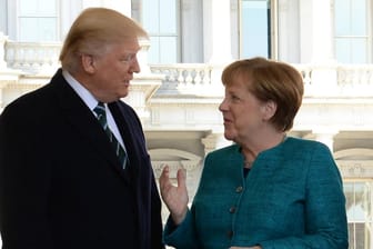 Angela Merkel und Donald Trump können sich auch gut verstehen: Sie stellt sich hinter seine Entscheidung, im Syrien-Konflikt militärisch einzugreifen.