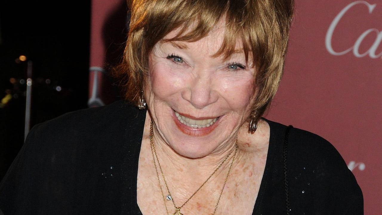 Shirley MacLaine spielt in "Zu guter Letzt" einen Kontrollfanatiker.