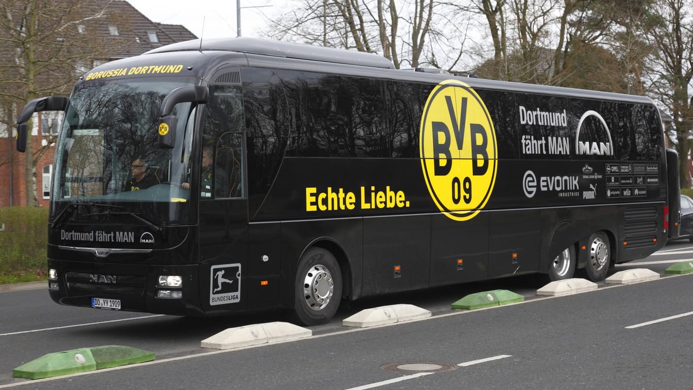 Vor dem Mannschaftsbus von Borussia Dortmund soll es eine Explosion gegeben haben (Archiv-Foto).