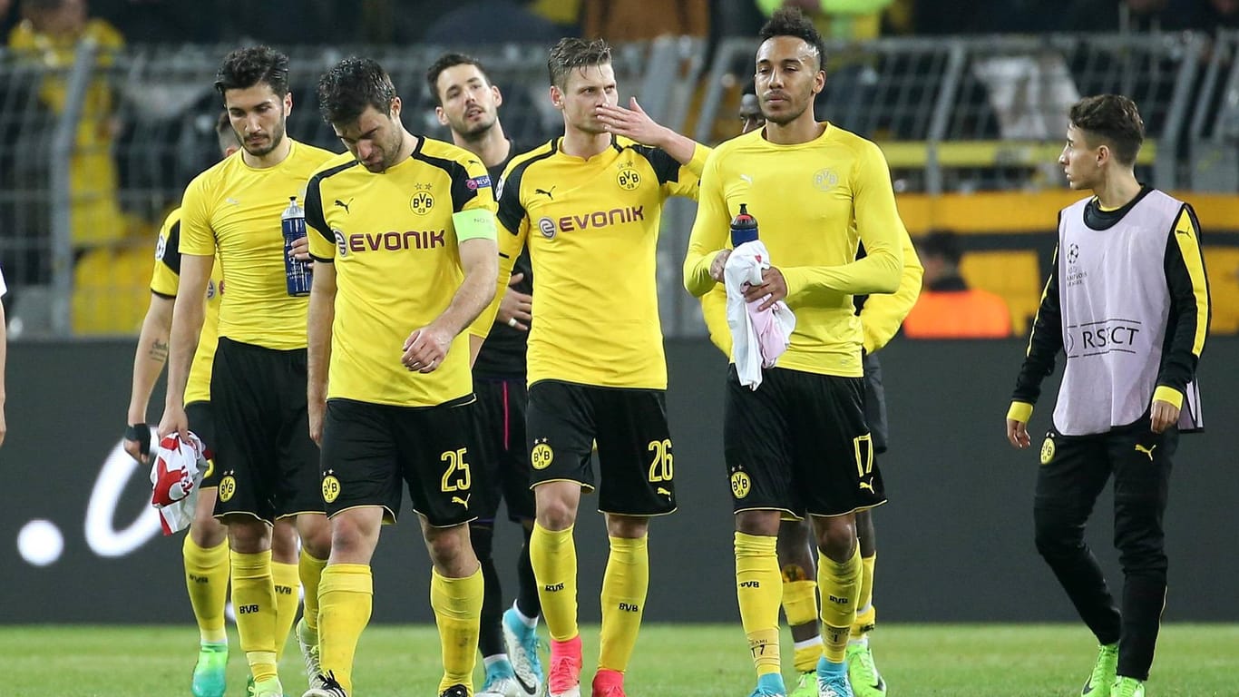 Die Spieler von Borussia Dortmund standen auch nach dem Spiel neben sich.
