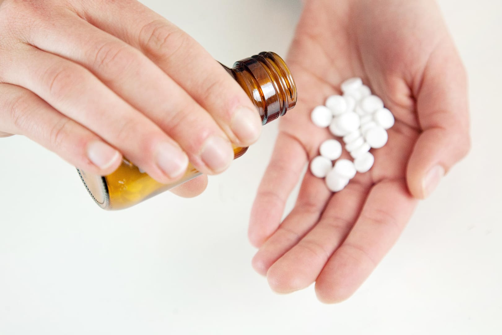 Cortisontabletten: Wer sogenannte Glucocorticoide einnimmt, muss einiges beachten.