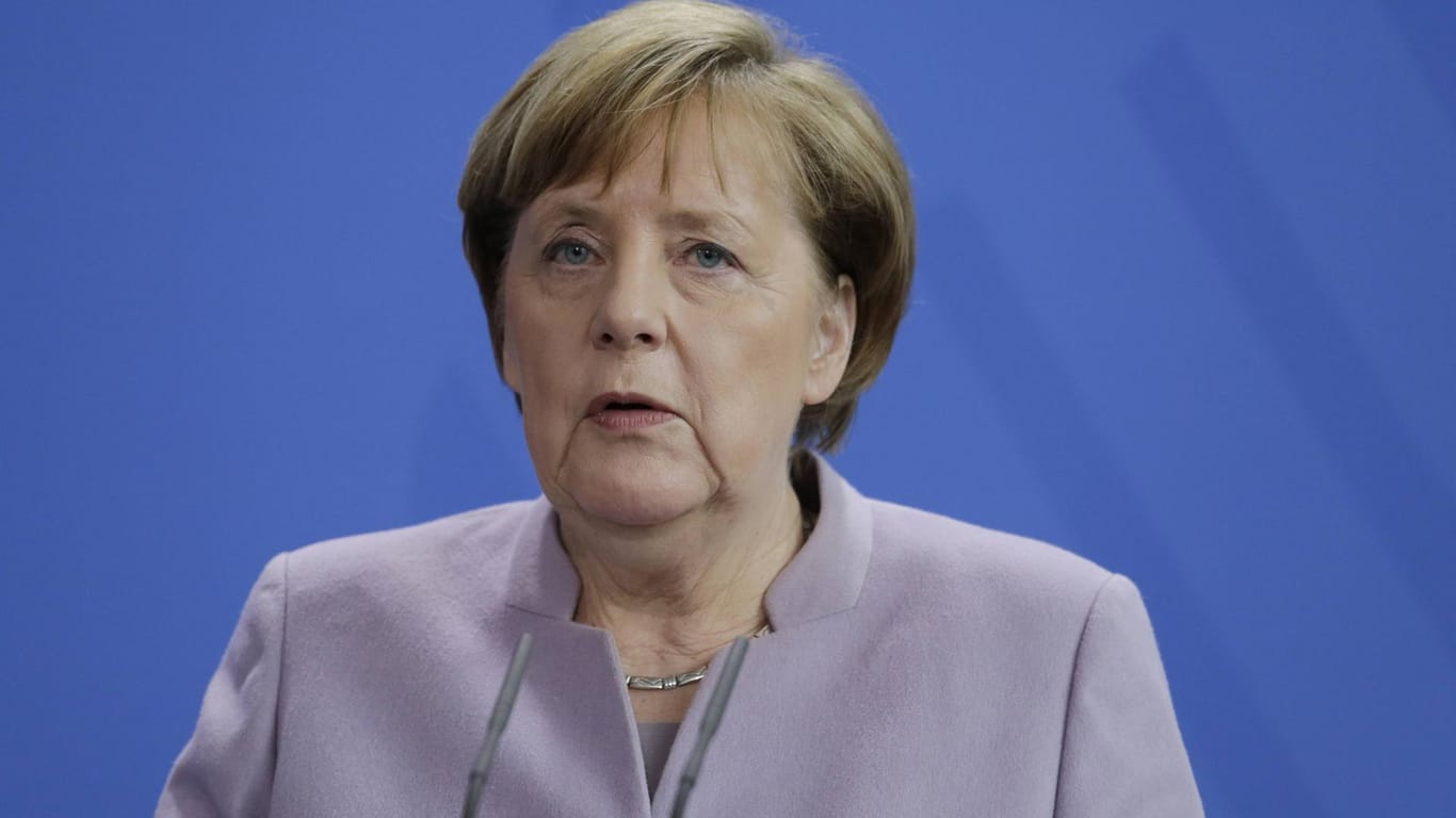 Die deutsche Bundeskanzlerin fordert politische statt militärische Lösungen