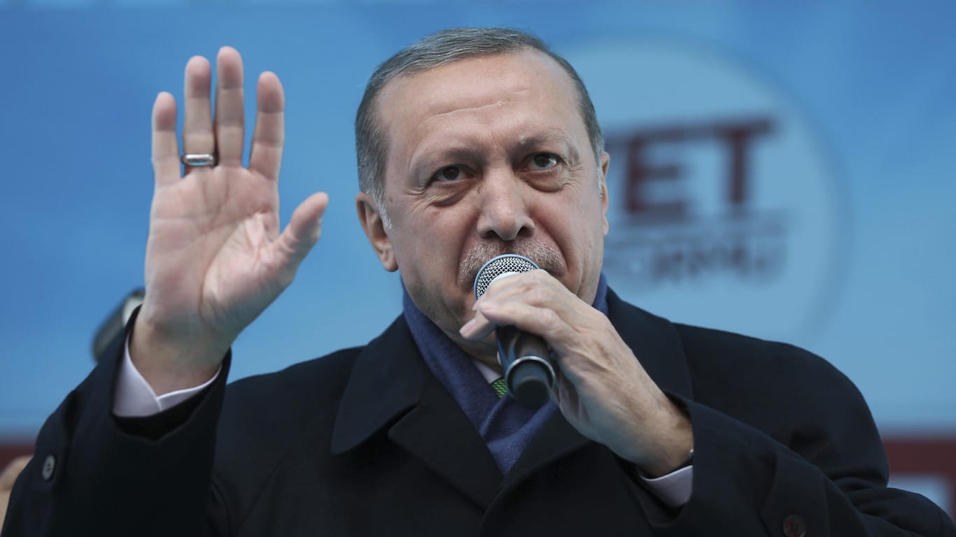 Der türkische Präsident Recep Tayyip Erdogan bei seiner Rede in Giresun (Türkei).