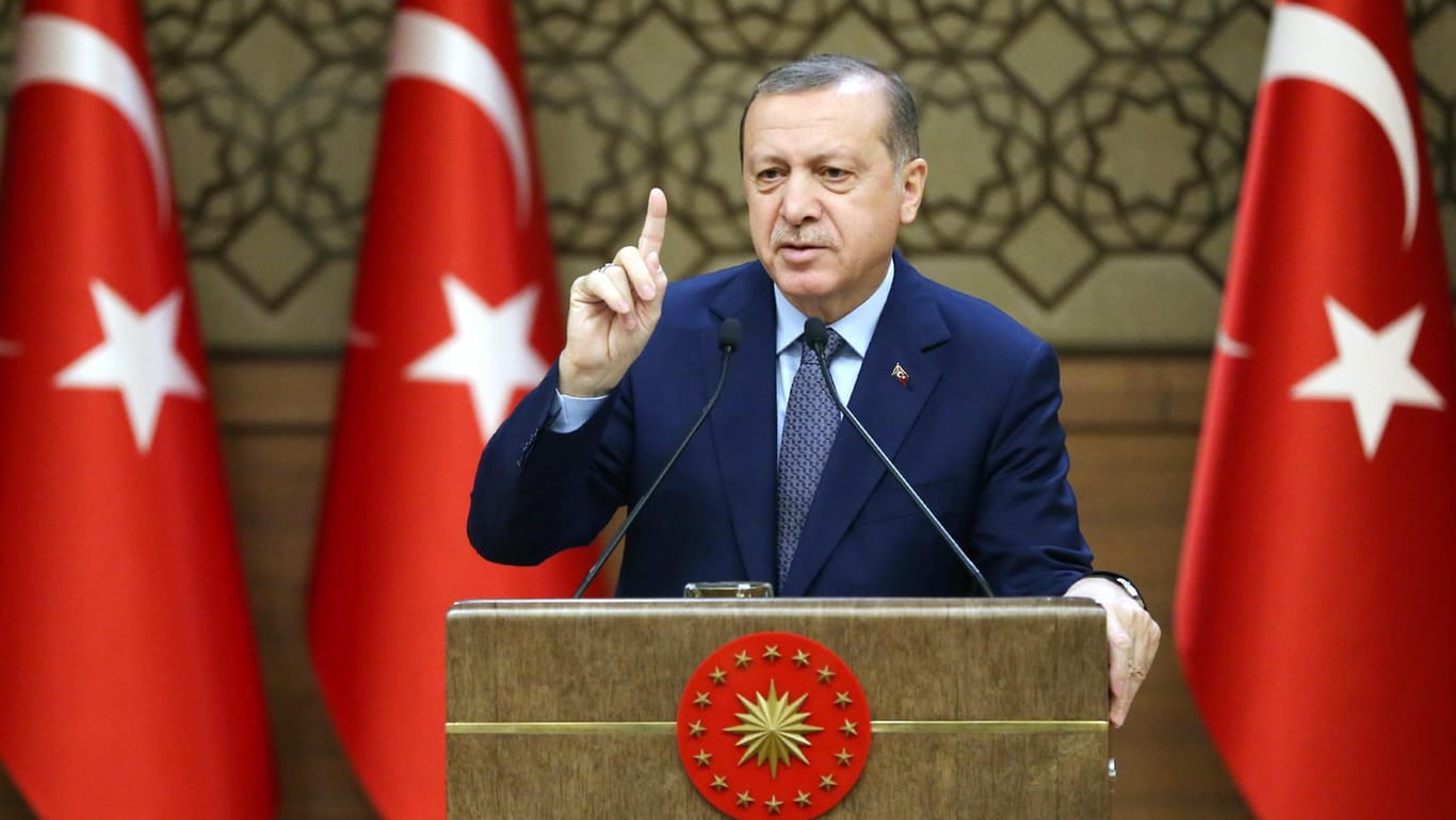 Der türkische Präsident Recep Tayyip Erdogan bleibt im Fall von Deniz Yüzel bei seiner harten Haltung.