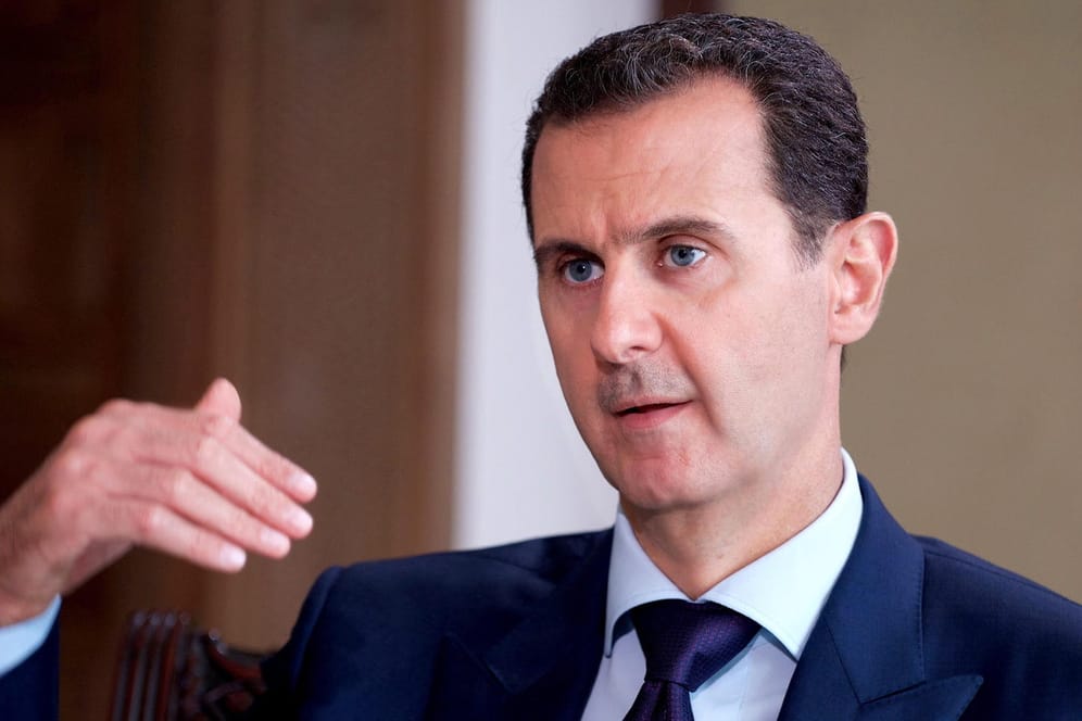 In dem ersten Interview nach dem Chemiewaffenangriff in Syrien weist Machthaber Bashar al-Assad jegliche Verantwortung für den Einsatz von Giftgas zurück.