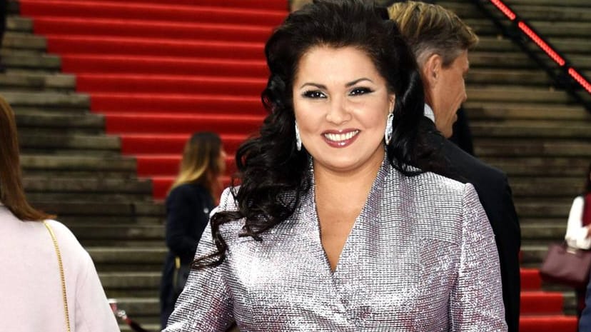 Anna Netrebko fasziniert mit ihrer atemberaubenden Stimme.