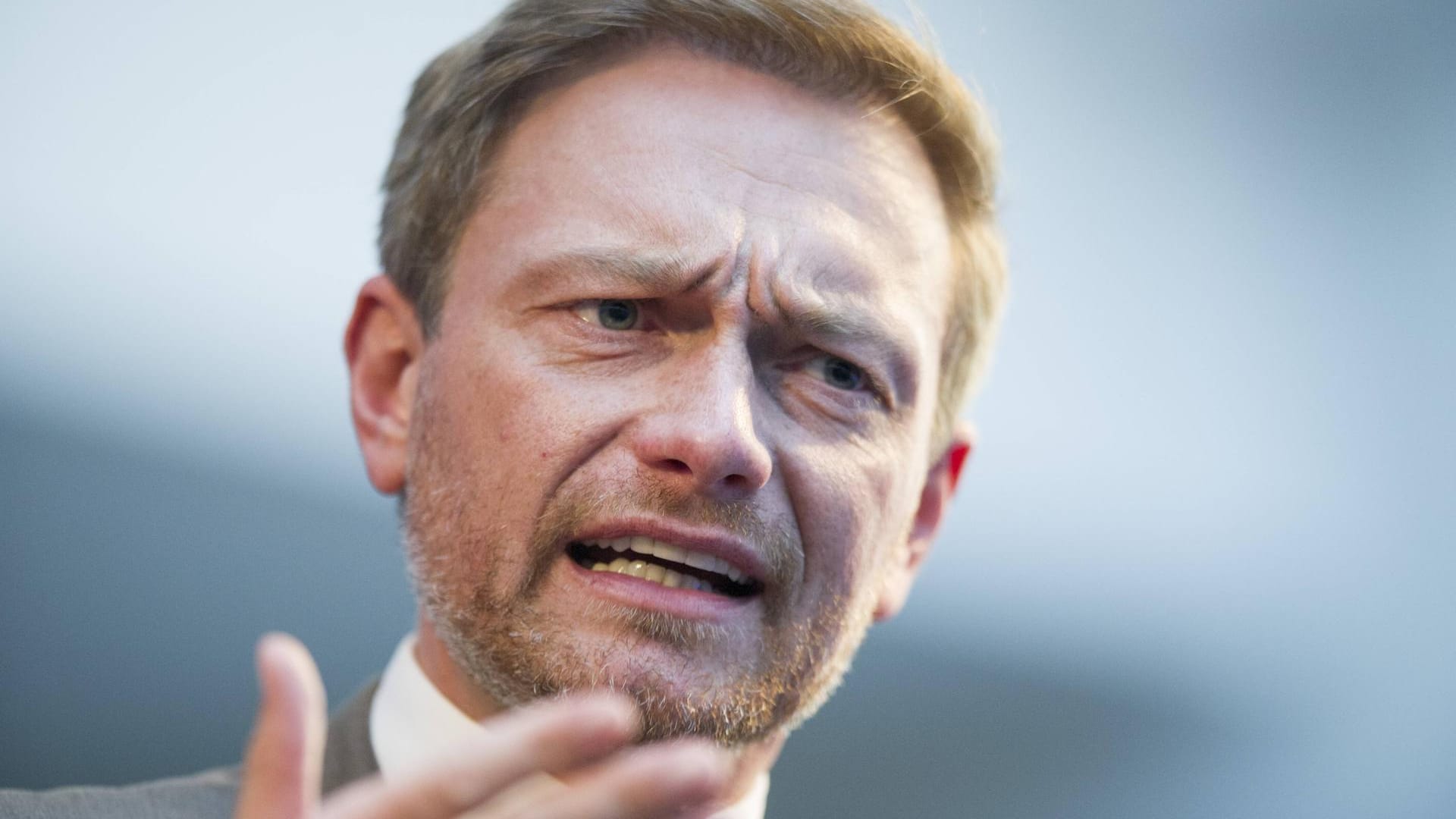 Christian Lindner, Parteivorsitzender und Spitzenkandidat während einer Wahlkampfveranstaltung der FDP NRW in der Zeche Westfalen in Ahlen am 03.04.2017. Christian Lindner, Parteivorsitzender und Spitzenkandidat während einer Wahlkampfveranstaltung der FDP NRW in der Zeche Westfalen in Ahlen am 03.04.2017.