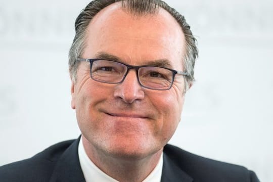 Clemens Tönnies sieht den FC Schalke 04 wirtschaftlich gut aufgestellt.
