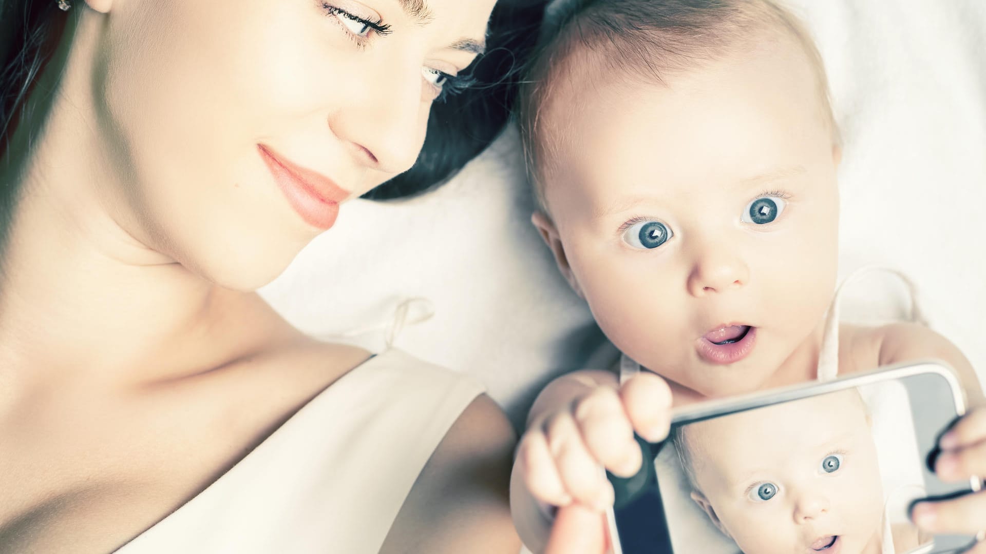 Smartphonenutzung lässt Babys und Kleinkinder schlechter schlafen