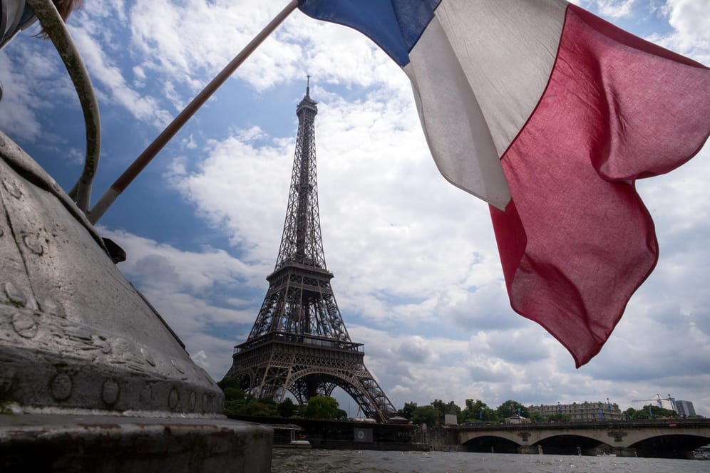 Der Eiffelturm ist seit mehr als 100 Jahren das Wahrzeichen der französischen Hauptstadt.