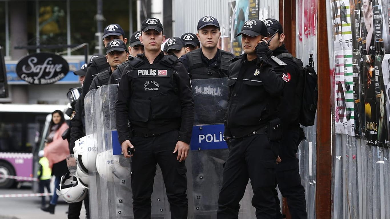 Polizeieinsatz bei Cumhuriyet